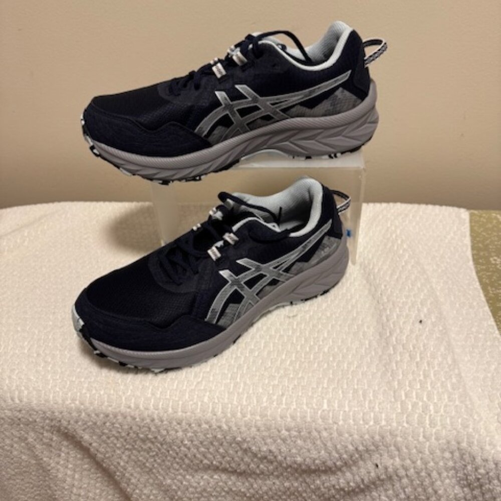 ASICS Women’s Size 11 GEL Running Shoes Navy Gray EUC Worn Once